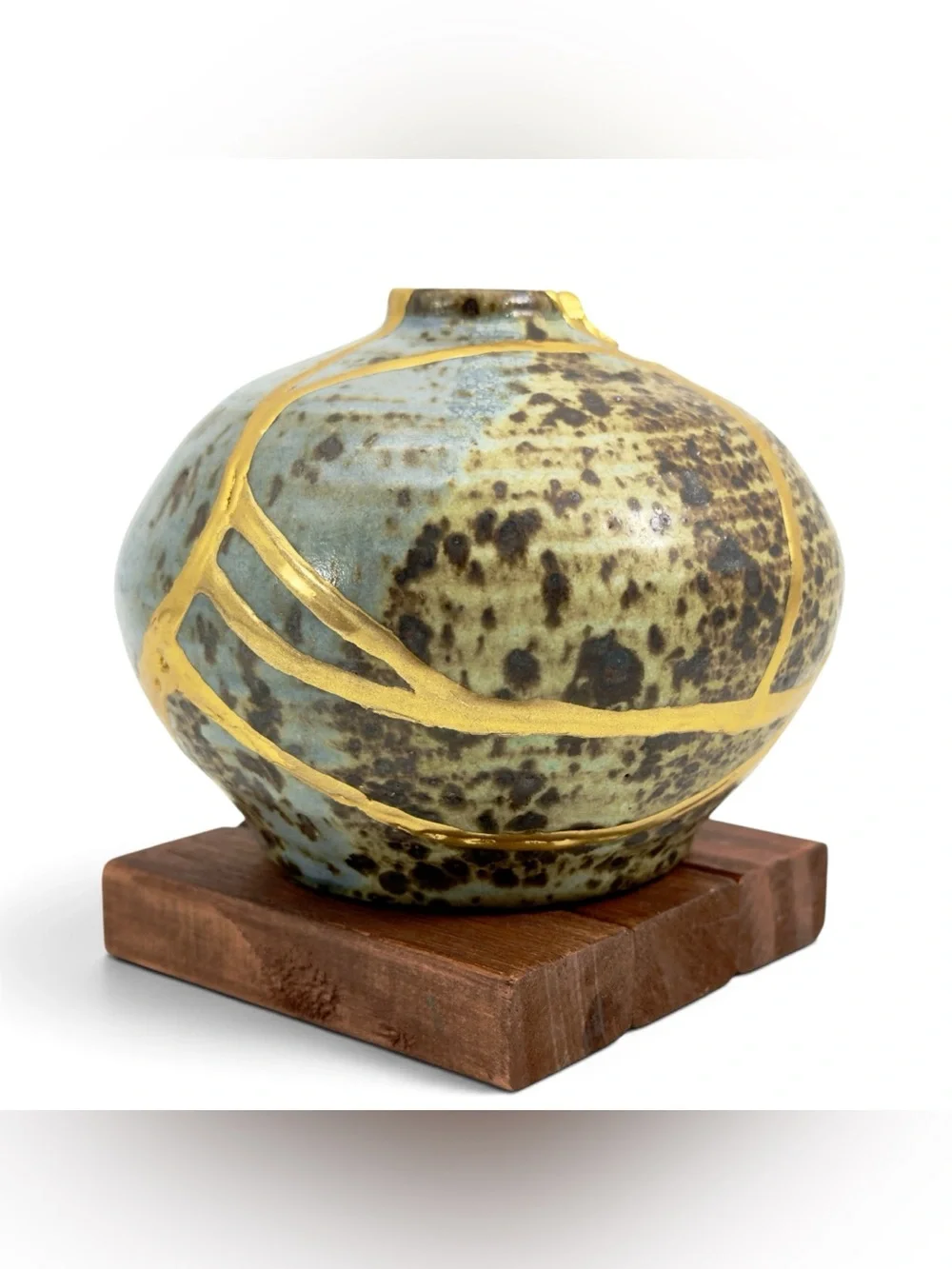 Kintsugi Vase Handmade Pottery Gold Crack Art Personal Growth Gift